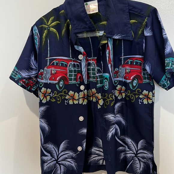 Island Tees button down shirt - Picture 3 of 3